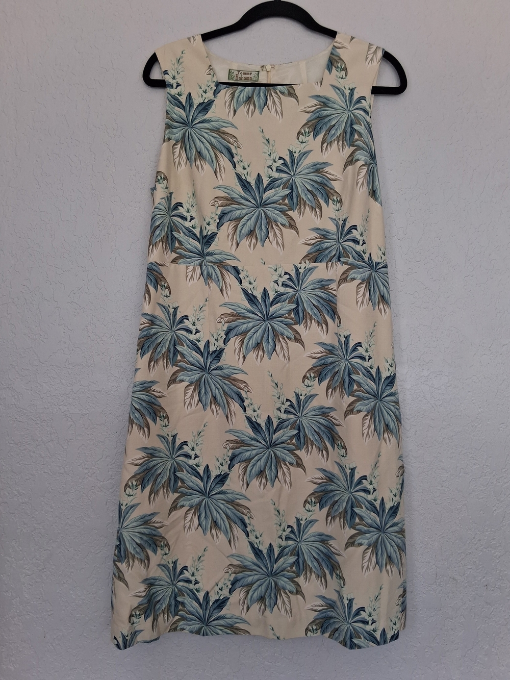 Tommy Bahama Silk Dress 12 Beige Blue Palm Leaf Sheath Hawaiian Vacation Resort